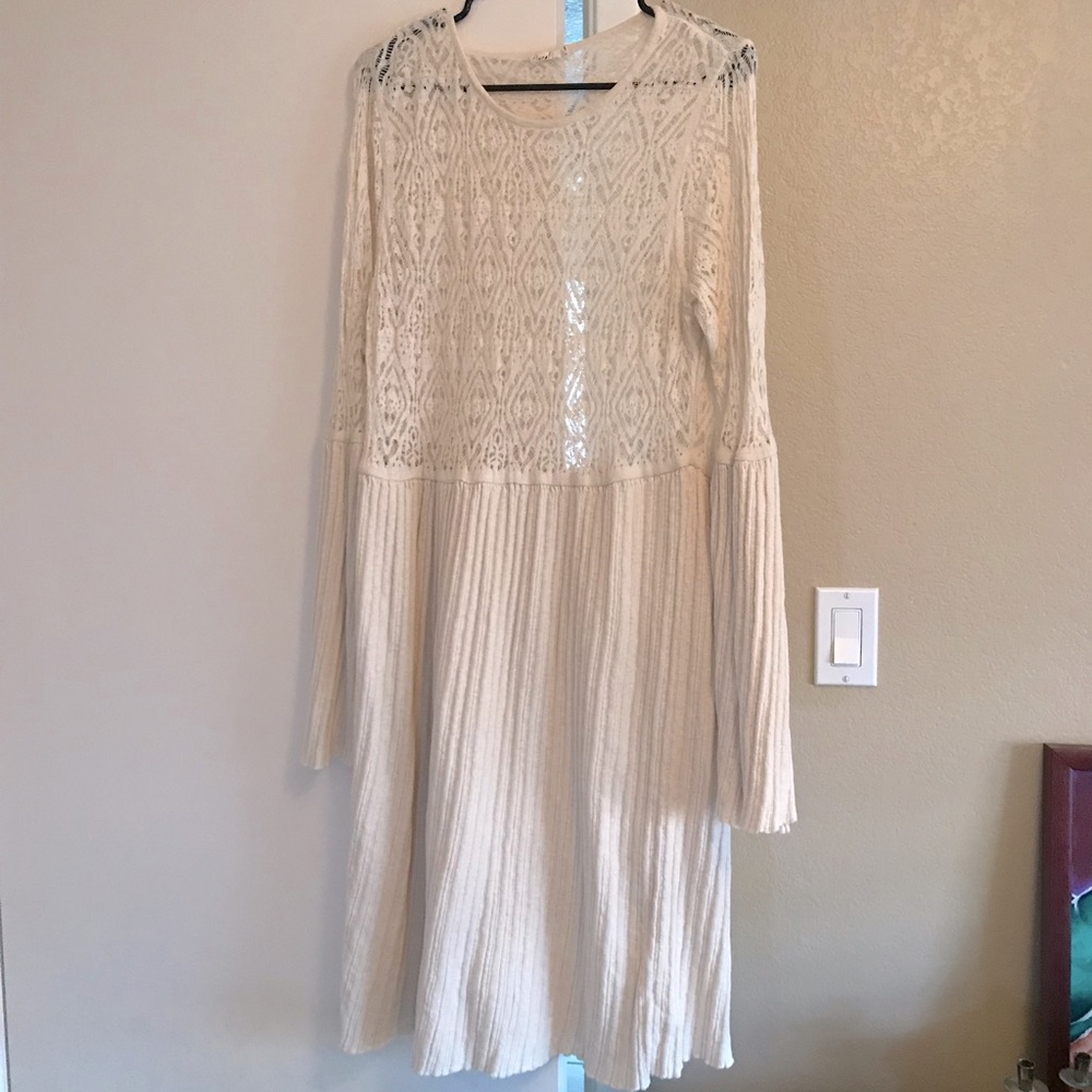 LAST CALL dreamy white cotton dress w/ bell sleeve